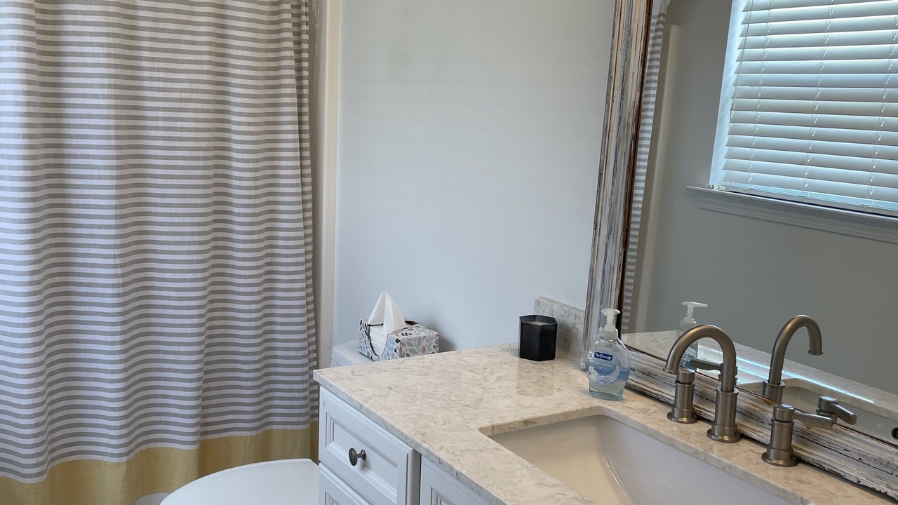 Photo of Bathroom in Audubon Place