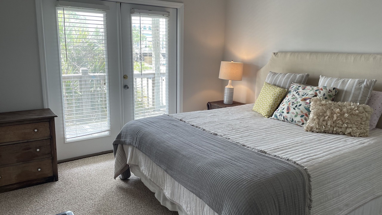 Photo of Bedroom in Audubon Place