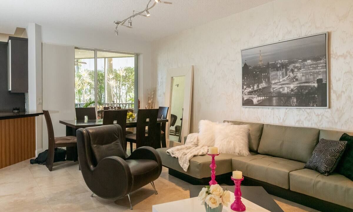 Photo of Livingroom in Pembroke Pines