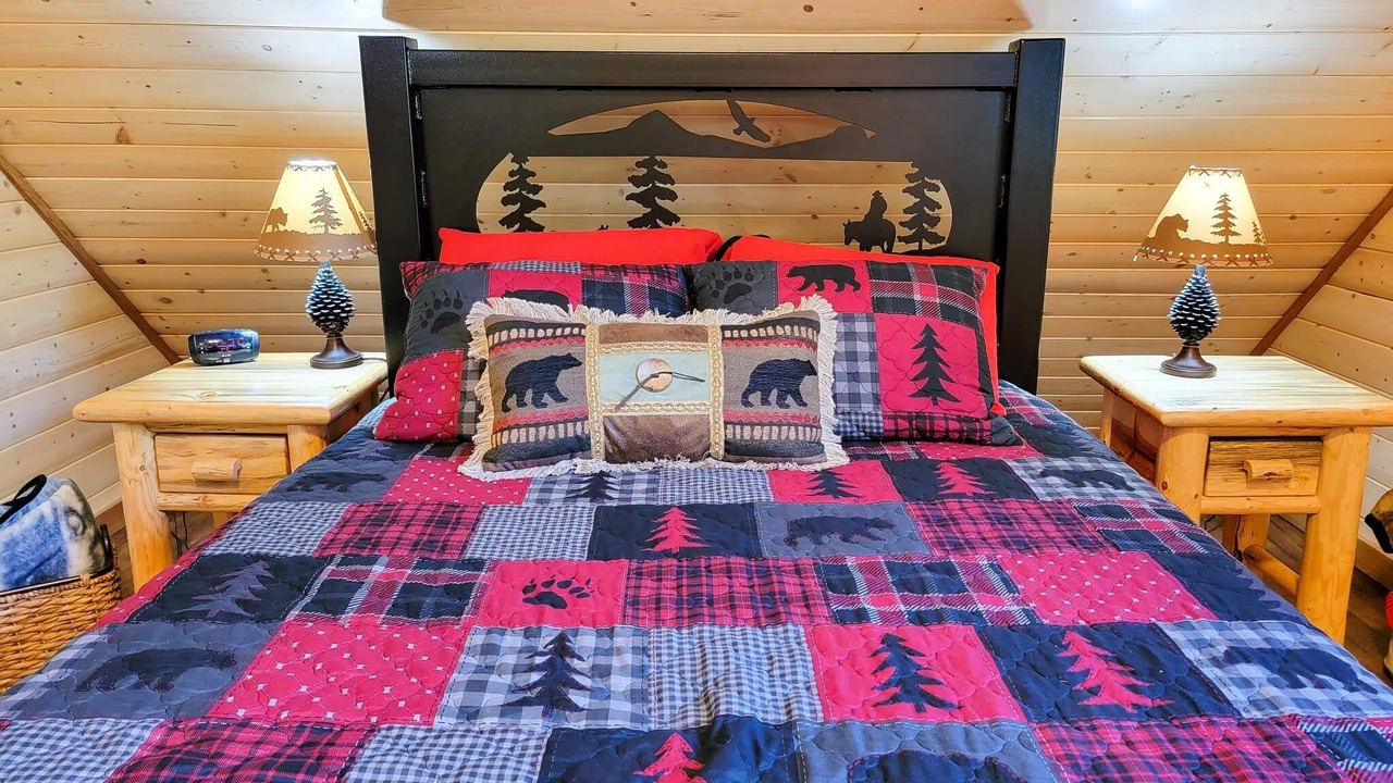 Photo of Bedroom in Mazama