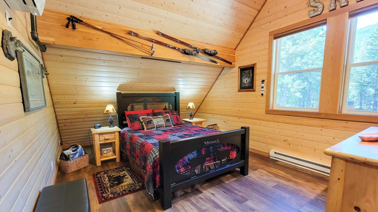 Photo of Bedroom in Mazama