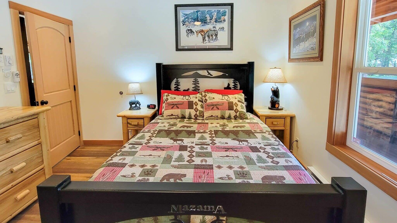 Photo of Bedroom in Mazama