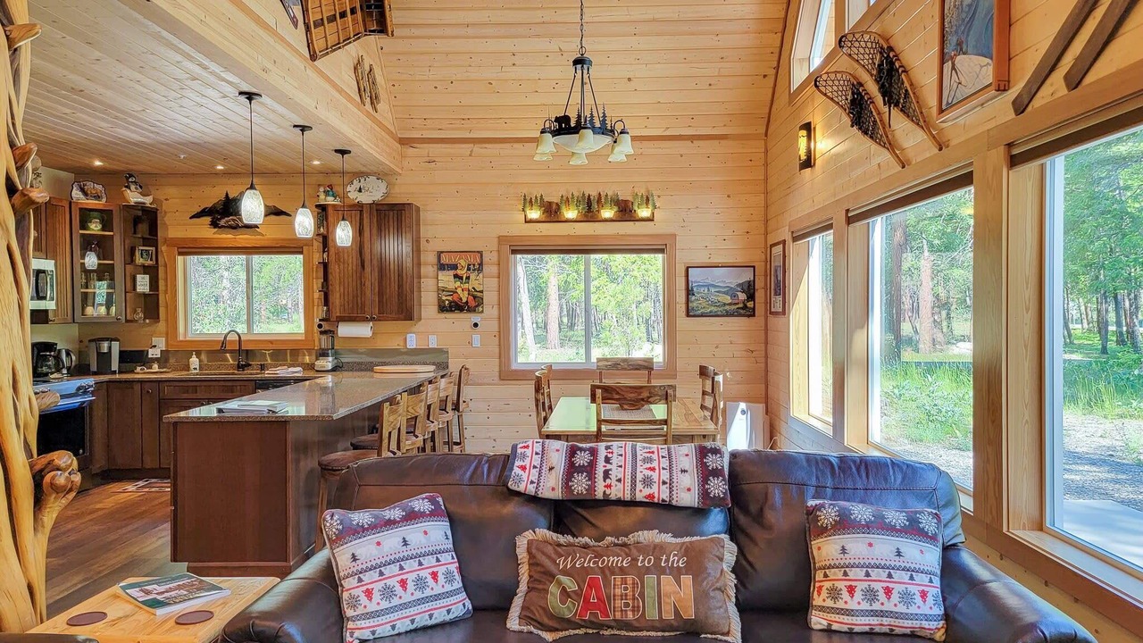 Photo of Livingroom in Mazama