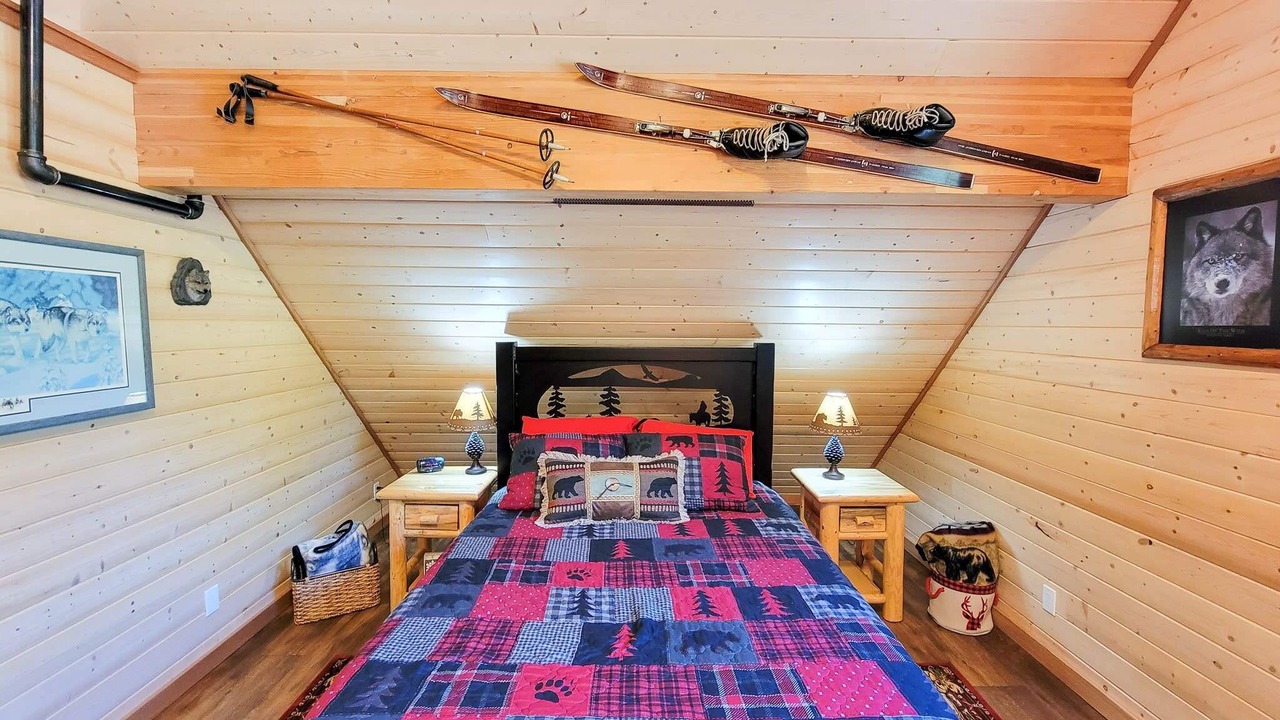 Photo of Bedroom in Mazama
