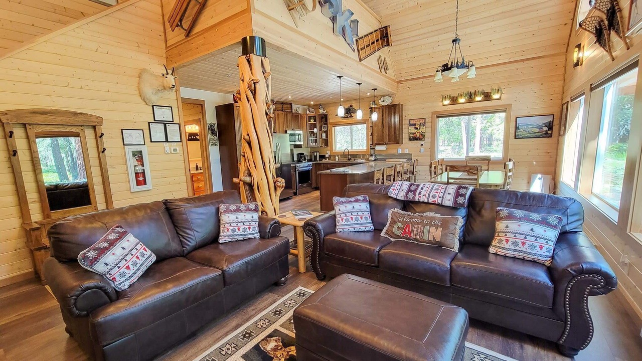 Photo of Livingroom in Mazama