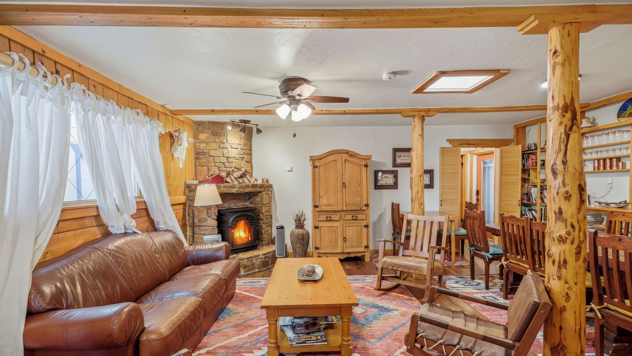 Photo of Livingroom in Chama