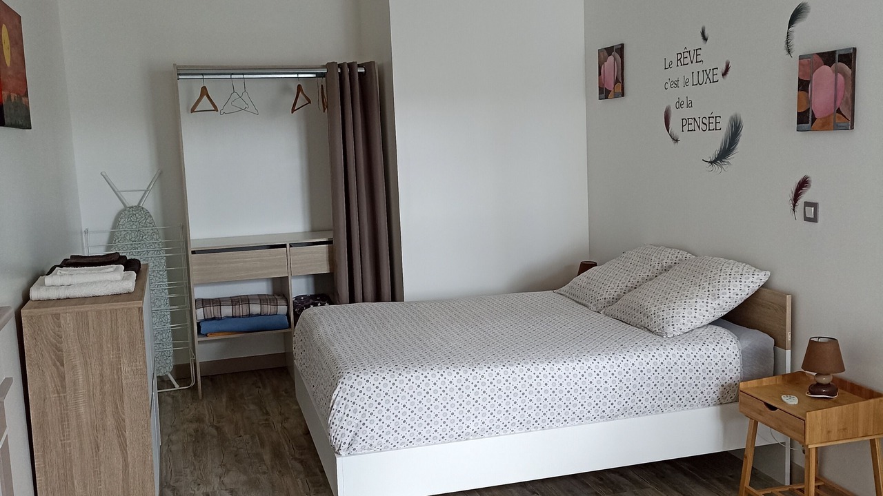 Photo of Bedroom in Caulnes