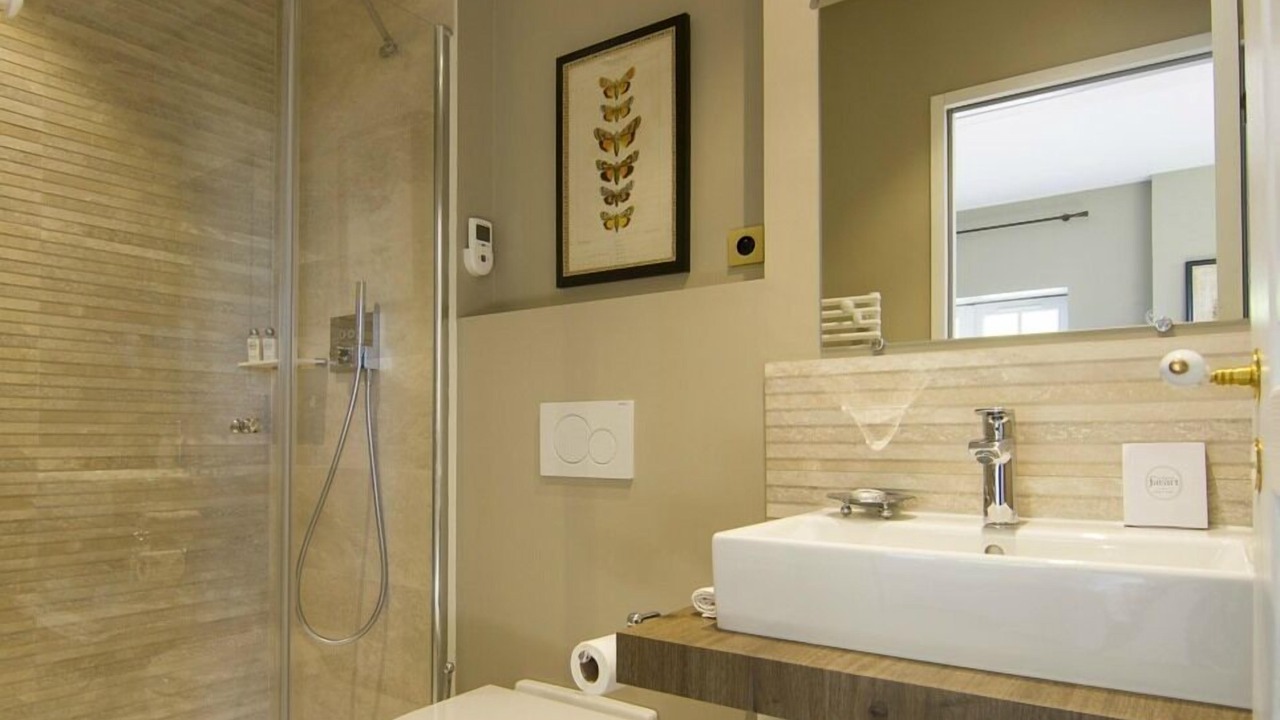 Photo of Bathroom in Beaulieu-sur-Layon