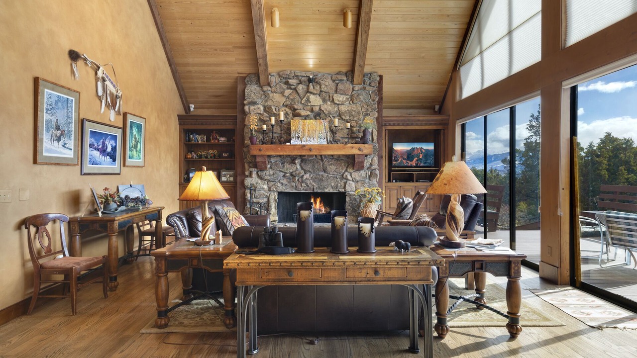 Photo of Livingroom in Pleasant Valley