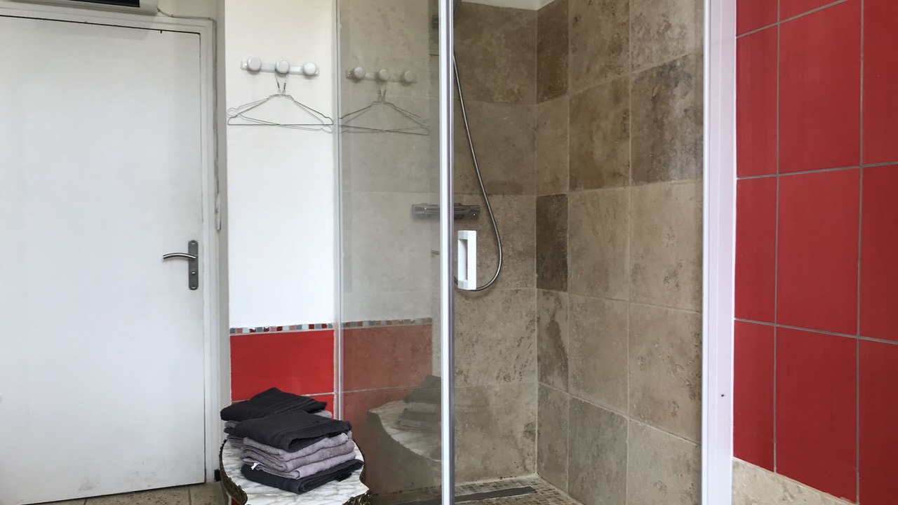 Photo of Bathroom in Aunay-sous-Auneau
