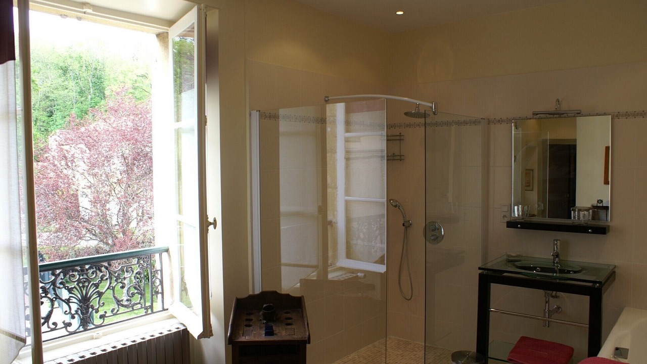 Photo of Bathroom in Etaule