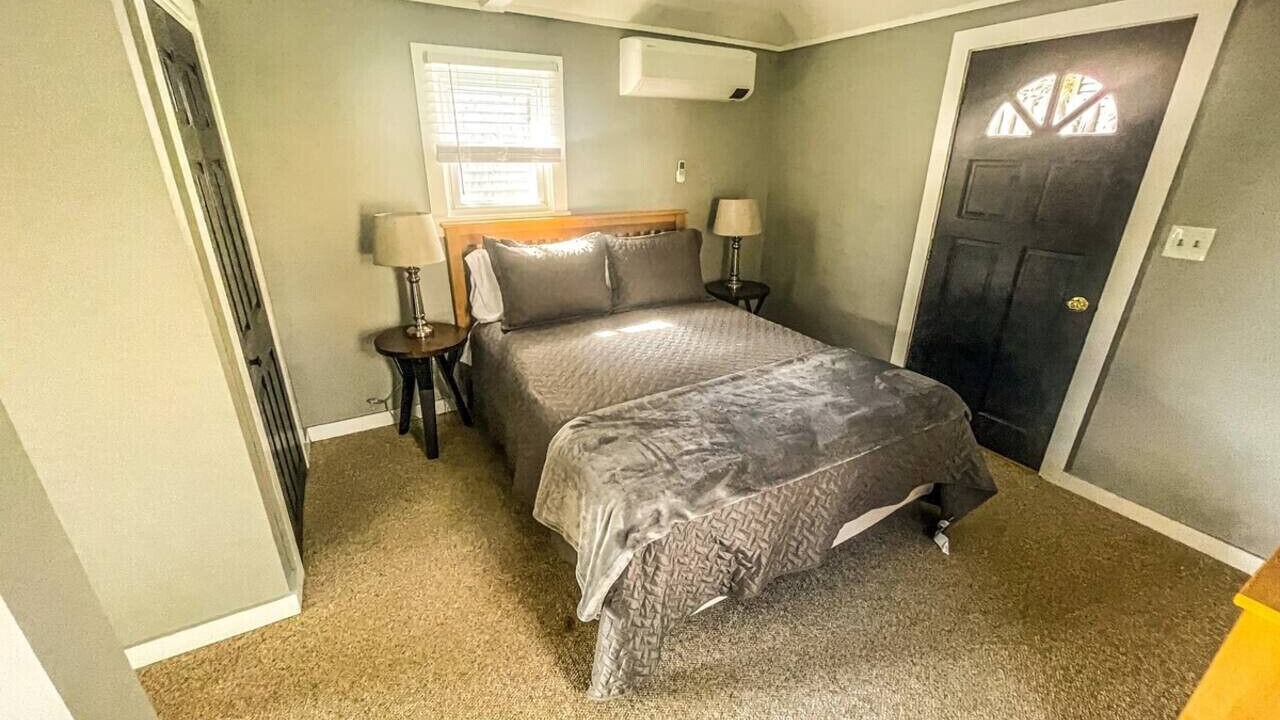 Photo of Bedroom in Salsbury Cove