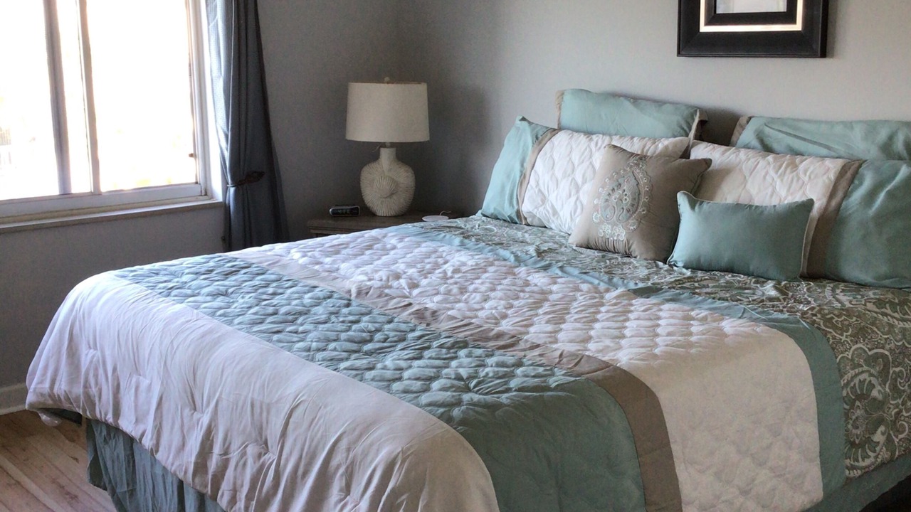 Photo of Bedroom in Crescent Beach