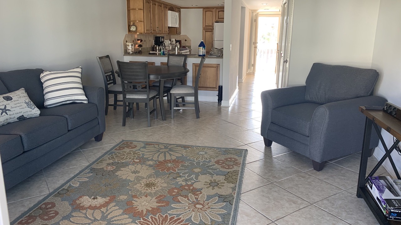 Photo of Livingroom in Crescent Beach