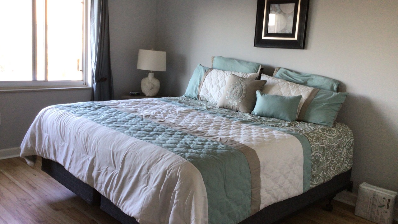 Photo of Bedroom in Crescent Beach