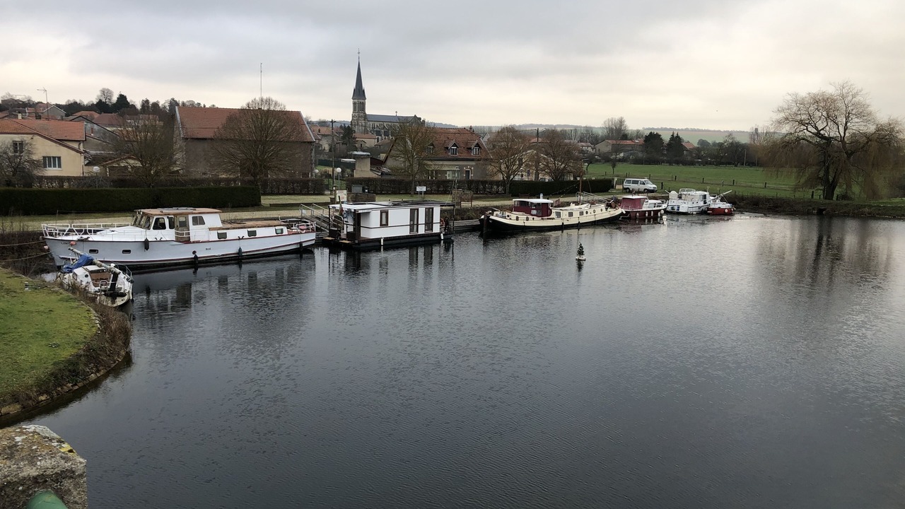 Photo of Others in Lacroix-sur-Meuse