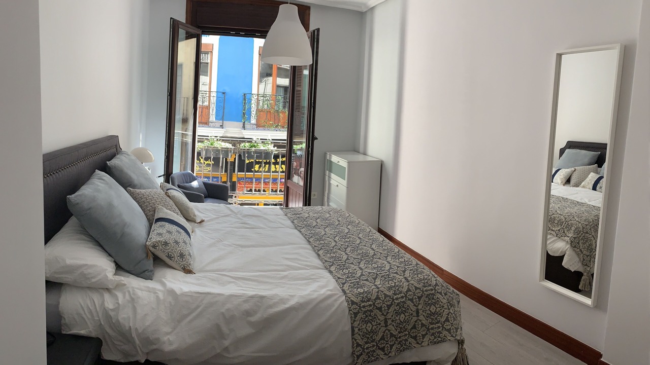 Photo of Bedroom in Bilbao Old Town