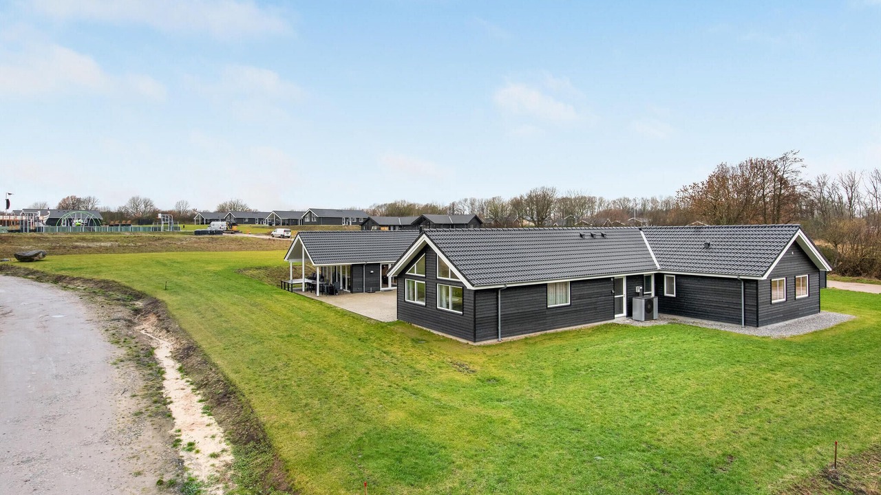 Photo of Others in Mommark Strand