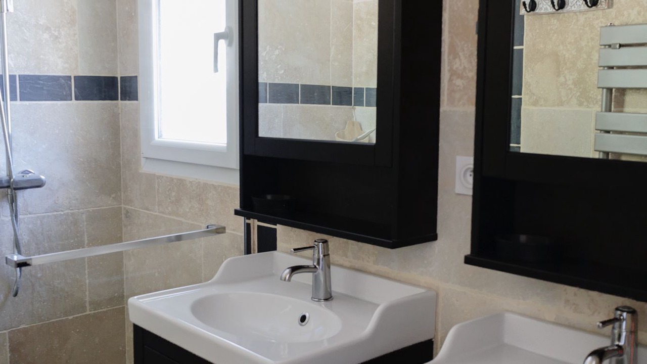 Photo of Bathroom in Uchaux