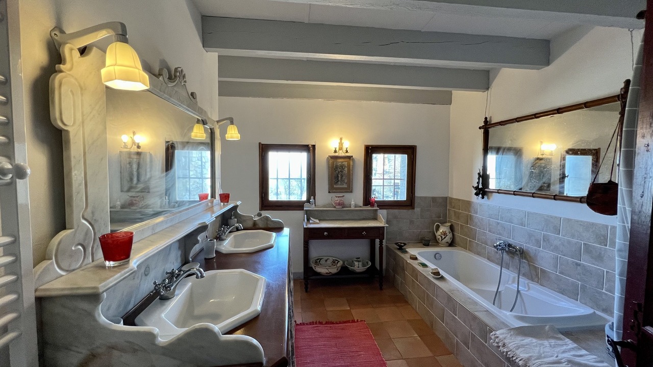 Photo of Bathroom in Venejan