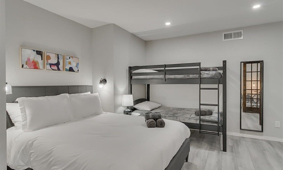 Photo of Bedroom in Garland