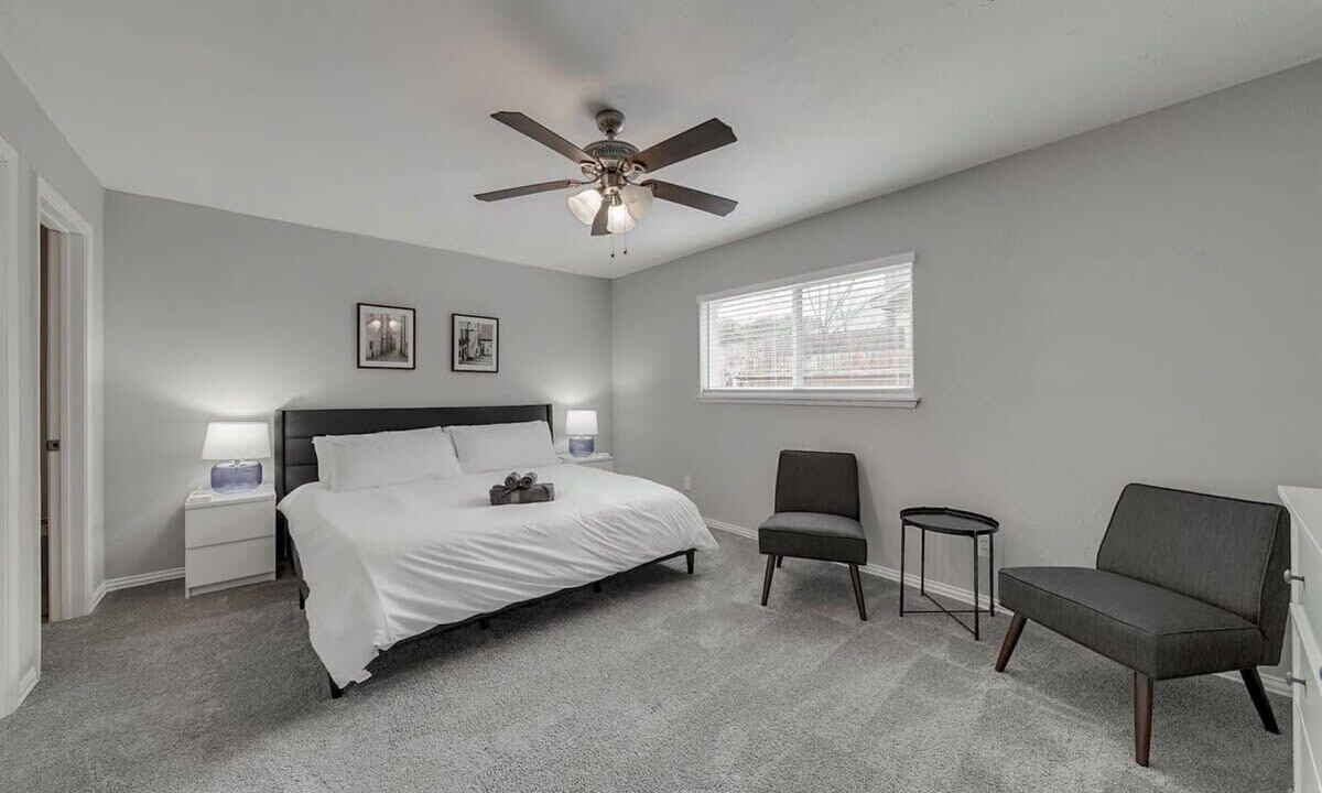 Photo of Bedroom in Garland