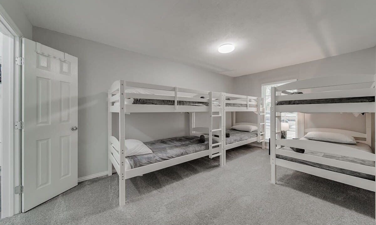 Photo of Bedroom in Garland