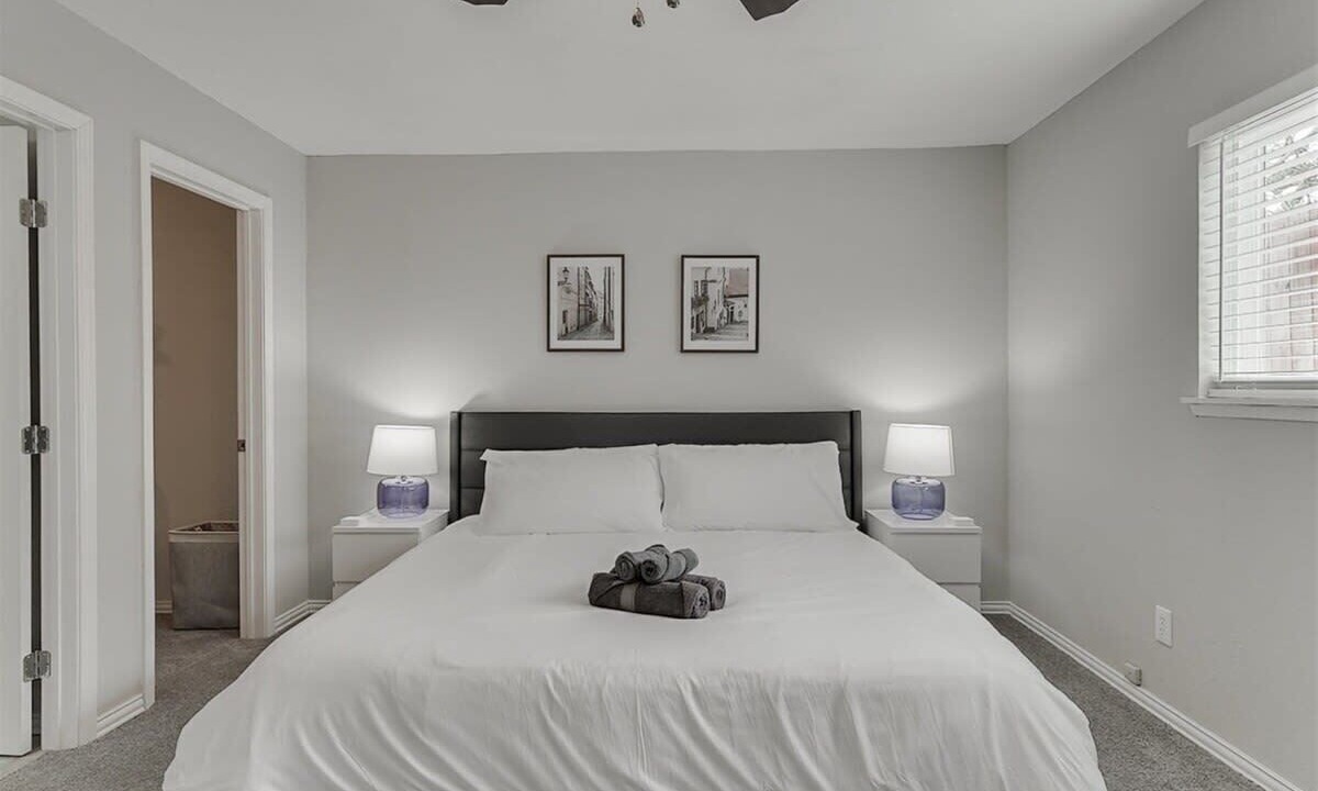 Photo of Bedroom in Garland