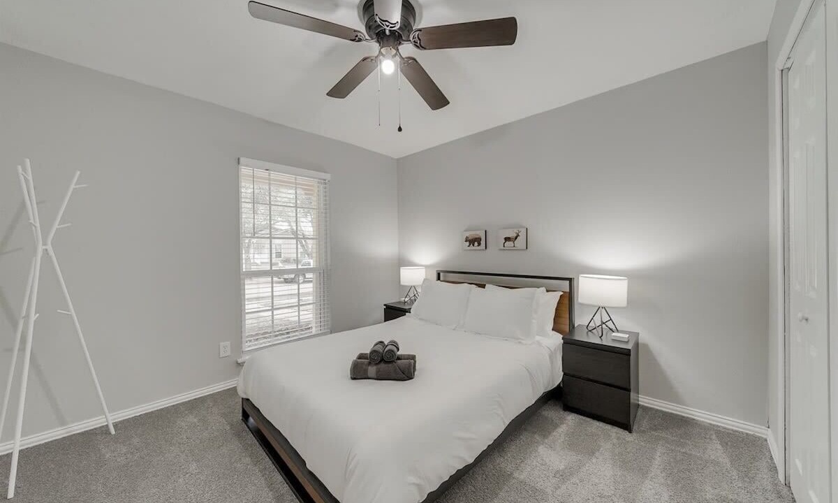 Photo of Bedroom in Garland