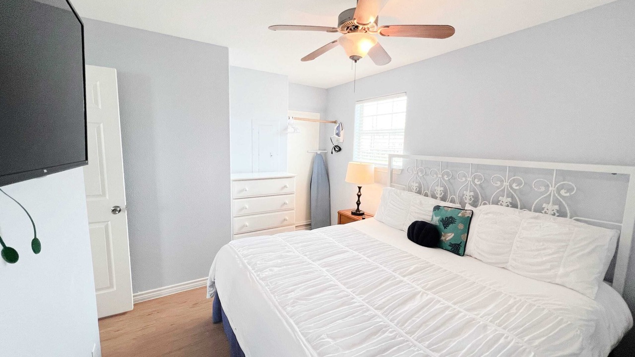 Photo of Bedroom in Surfside Beach