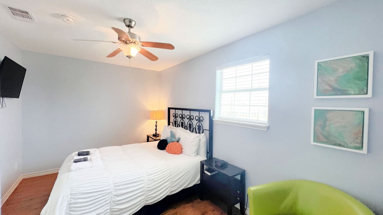 Photo of Bedroom in Surfside Beach
