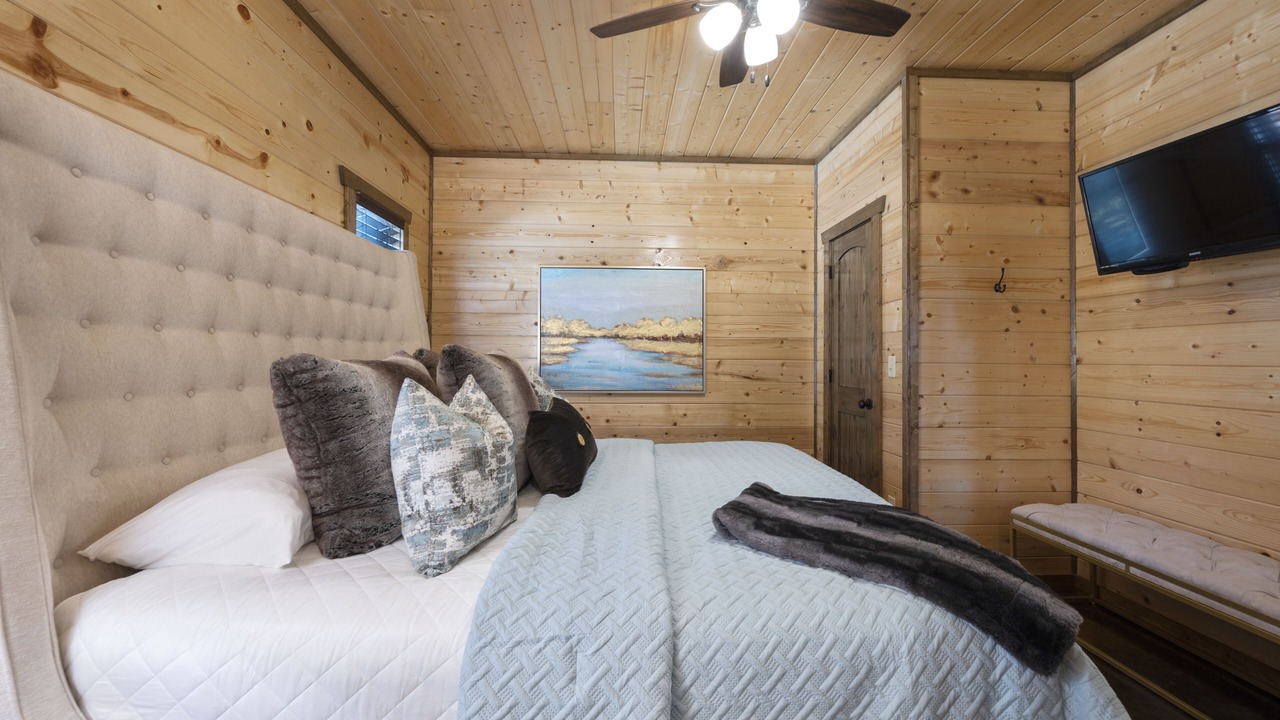Photo of Bedroom in Hochatown