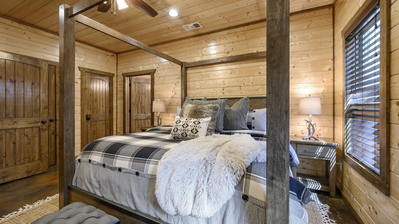 Photo of Bedroom in Hochatown
