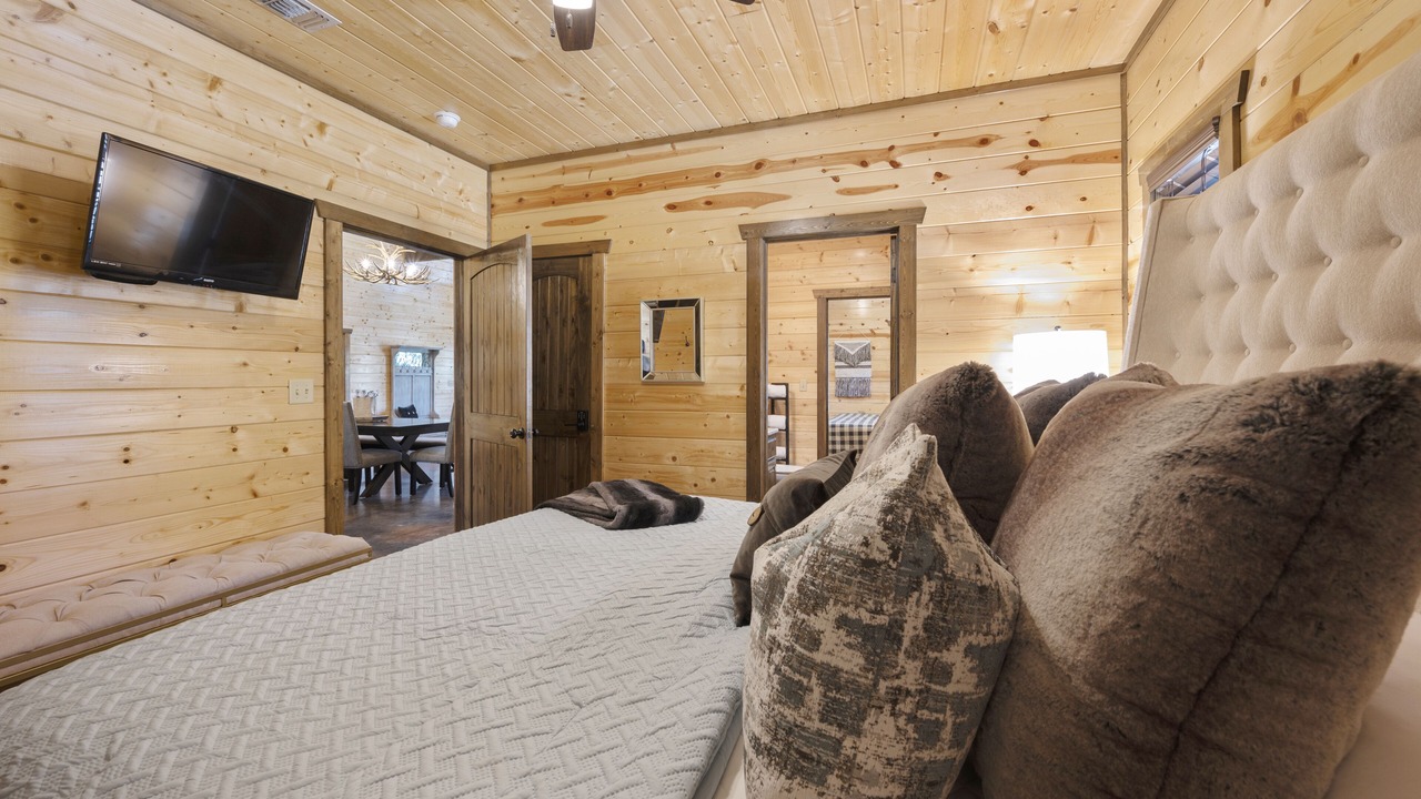 Photo of Bedroom in Hochatown