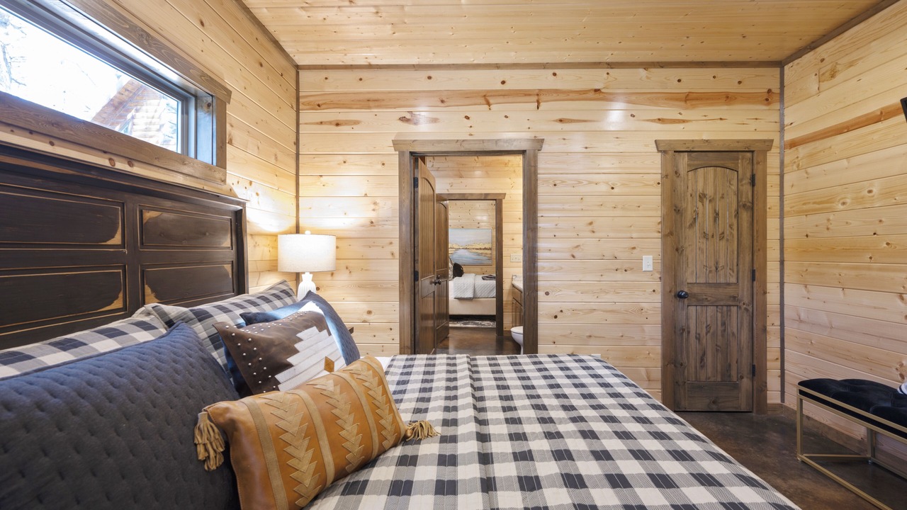 Photo of Bedroom in Hochatown