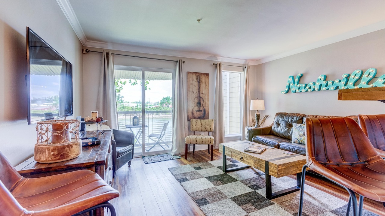 Photo of Livingroom in North Capitol