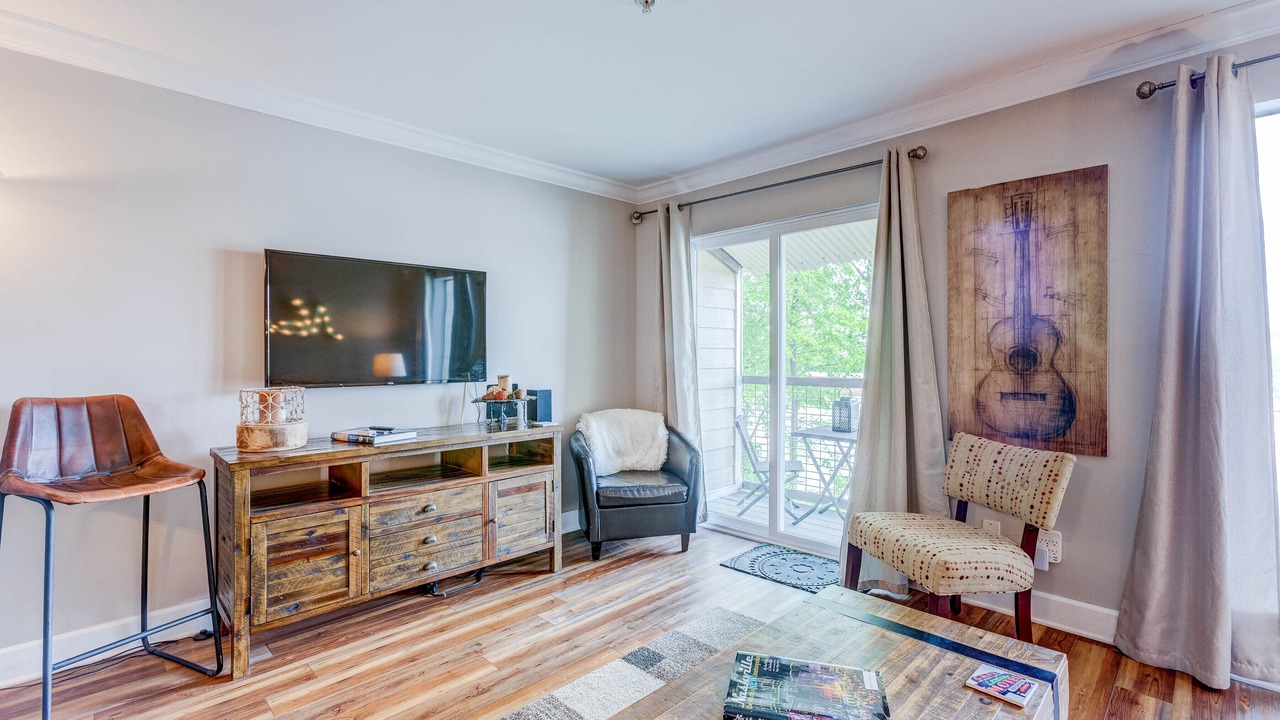 Photo of Livingroom in North Capitol