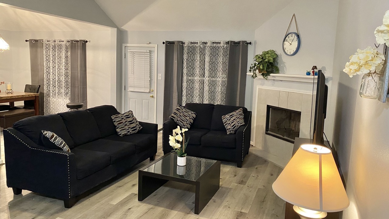 Photo of Livingroom in Missouri City