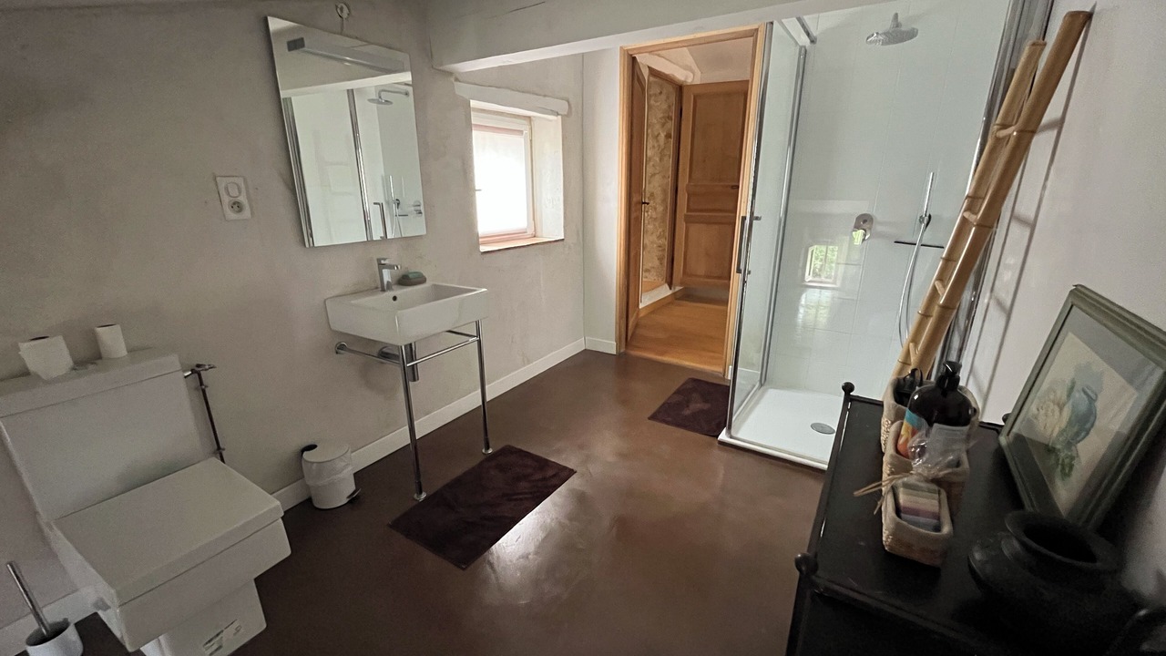 Photo of Bathroom in Montauriol