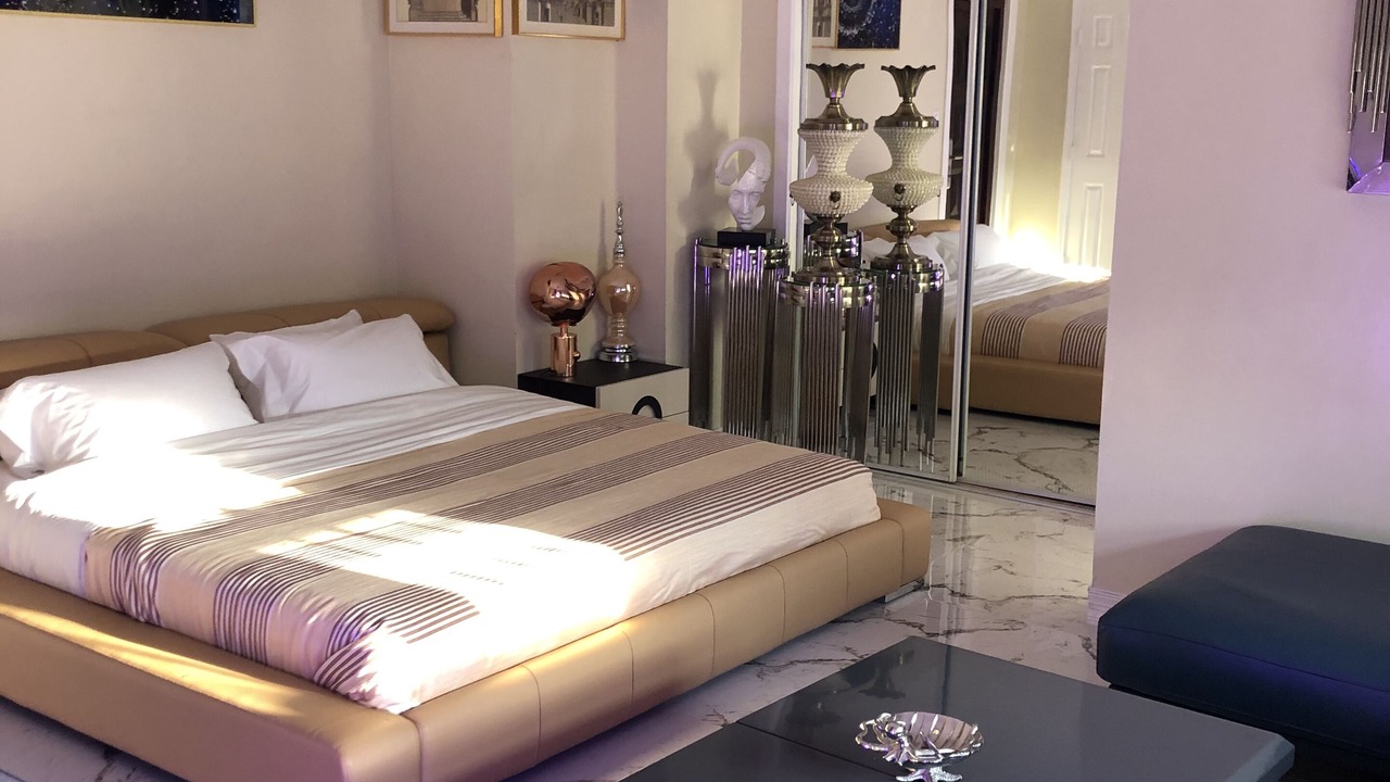 Photo of Bedroom in Wilshire Center
