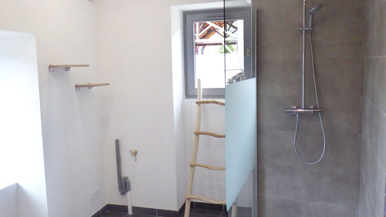 Photo of Bathroom in Saint-Maximin