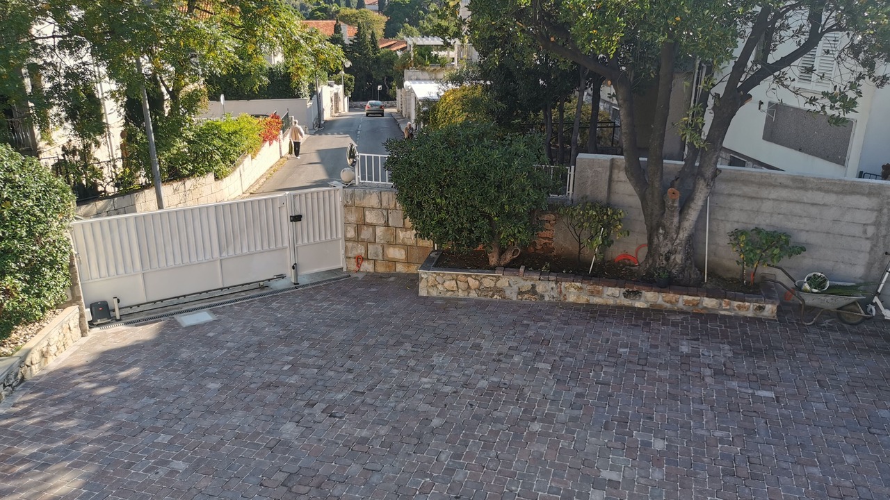 Photo of Others in Montovjerna
