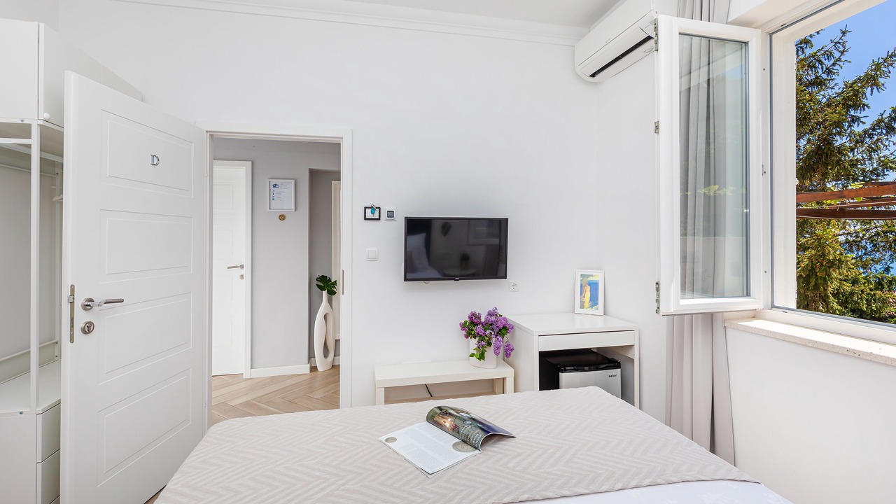 Photo of Bedroom in Montovjerna