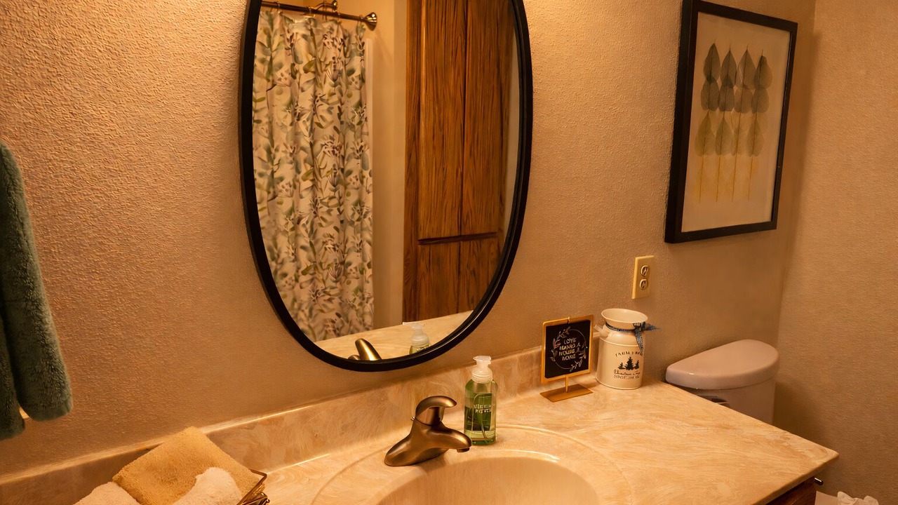 Photo of Bathroom in Cloudcroft