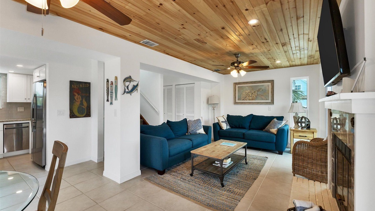 Photo of Livingroom in Palm Island