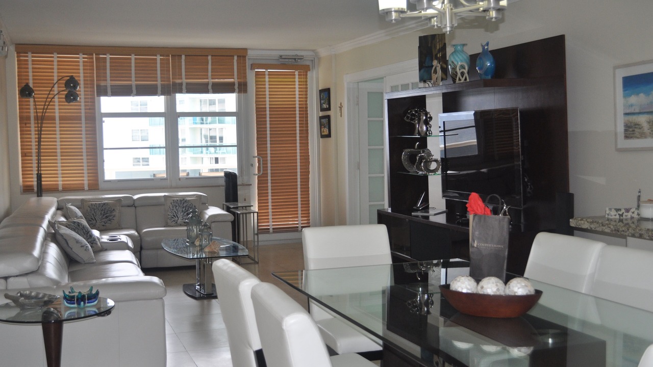Photo of Bedroom in Hollywood South Central Beach