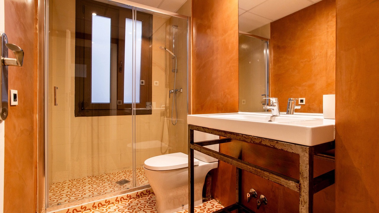 Photo of Bathroom in Embajadores