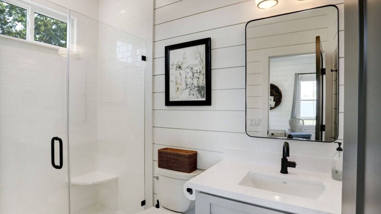 Photo of Bathroom in Round Top