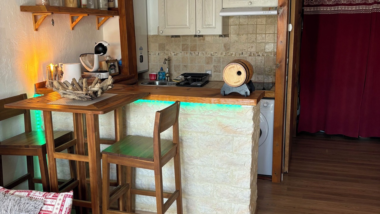 Photo of Kitchen in Greolieres les Neiges