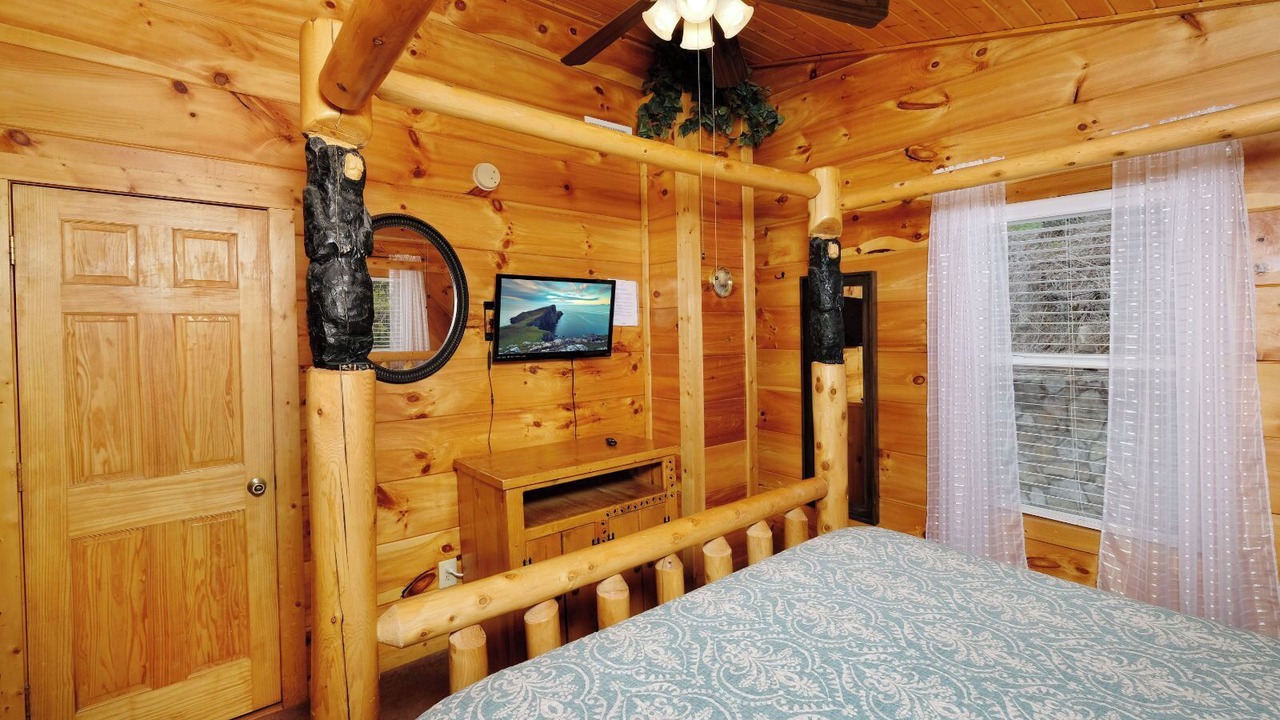 Photo of Bedroom in Chalet Village